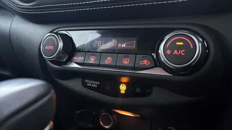 Nissan Juke 1.0 DiG-T 114 N-Connecta 5dr DCT Petrol Hatchback